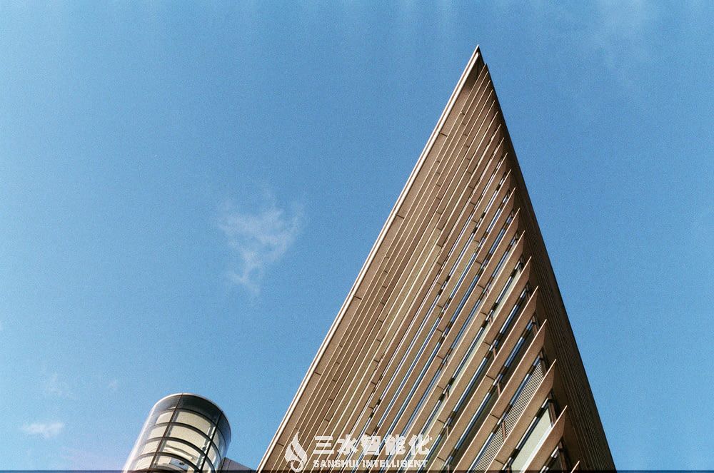 能耗監(jiān)測(cè)系統(tǒng)常見(jiàn)問(wèn)題診斷和分析!(圖1) brown concrete building under blue sky during dayti (1).jpg
